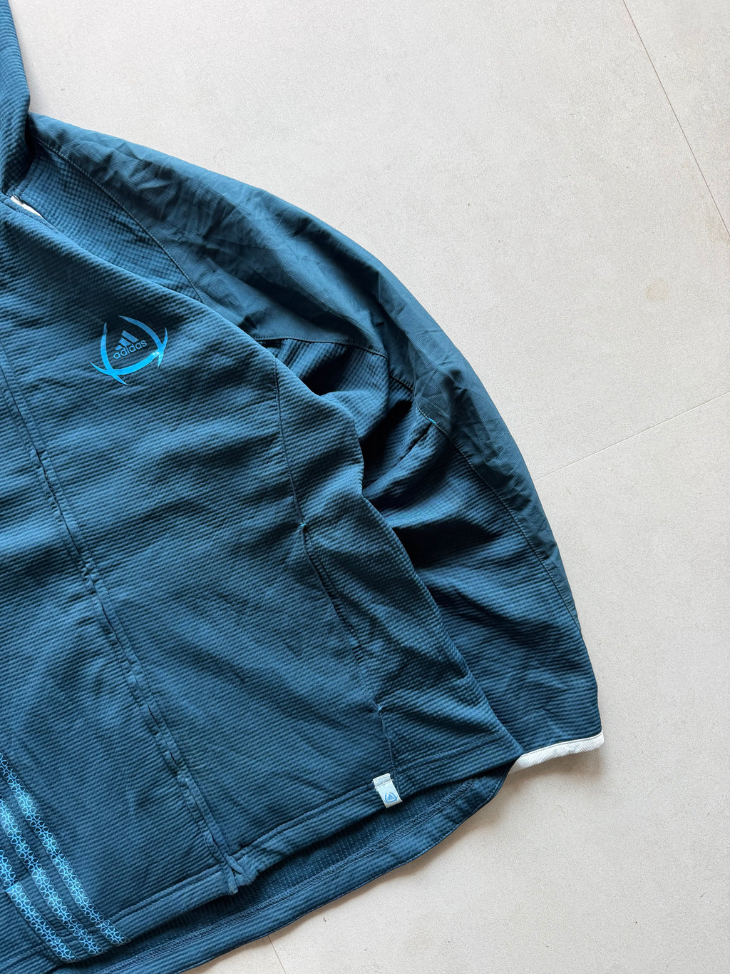 ADIDAS STRIPED HOODED JACKET - M