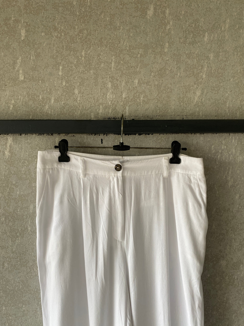 WHITE LABEL BAGGY TRACK PANT - M