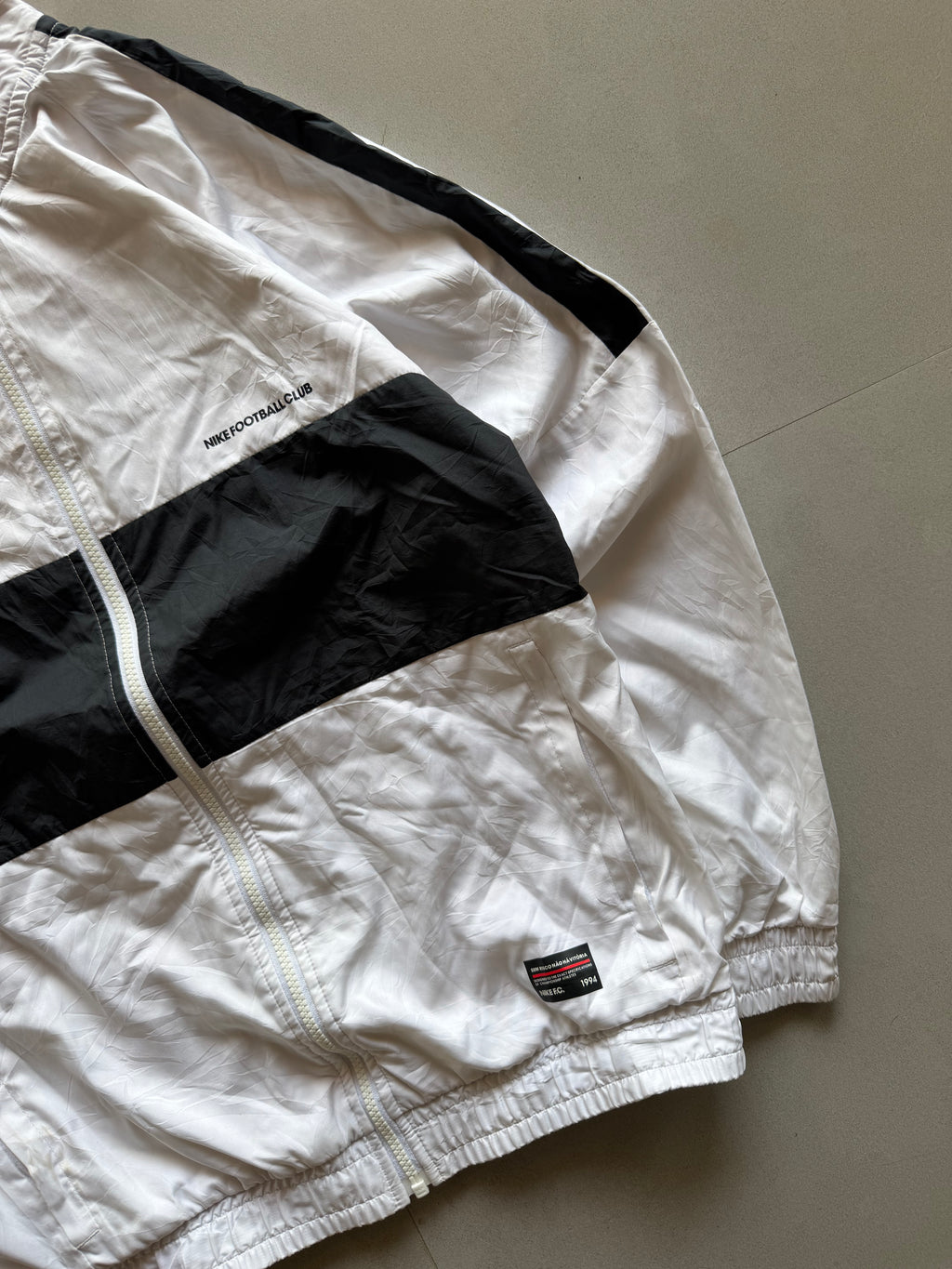 VINTAGE NIKE JACKET - M