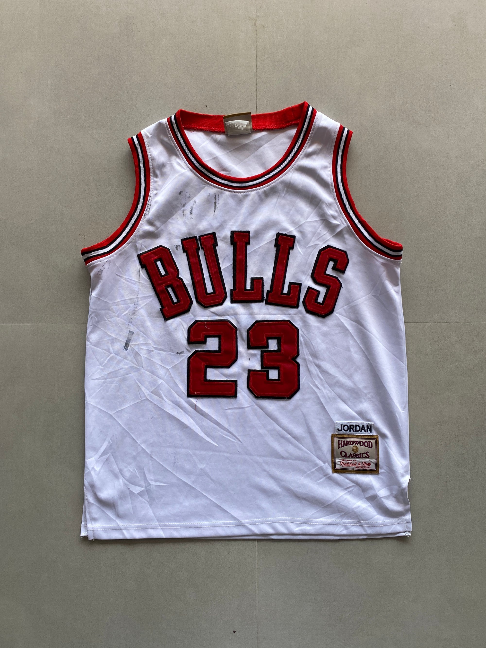 BULLS JORDAN 23 BASKETBALL JERSEY - M