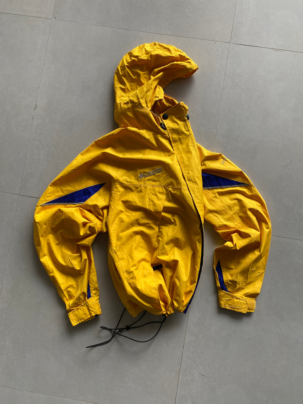 COLUMBIA HOODED TREKKING JACKET - XL