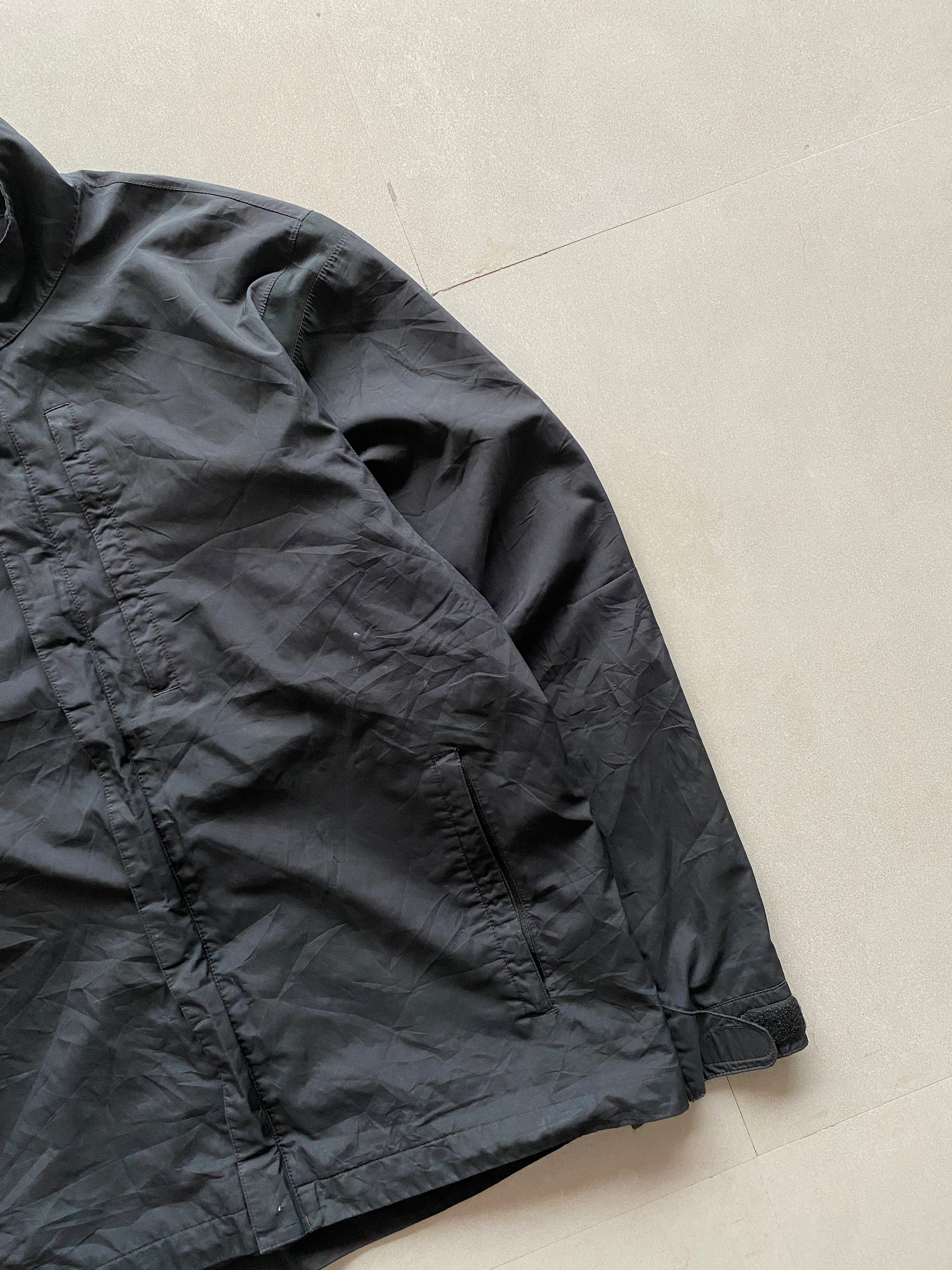 BLACK JACKET - L