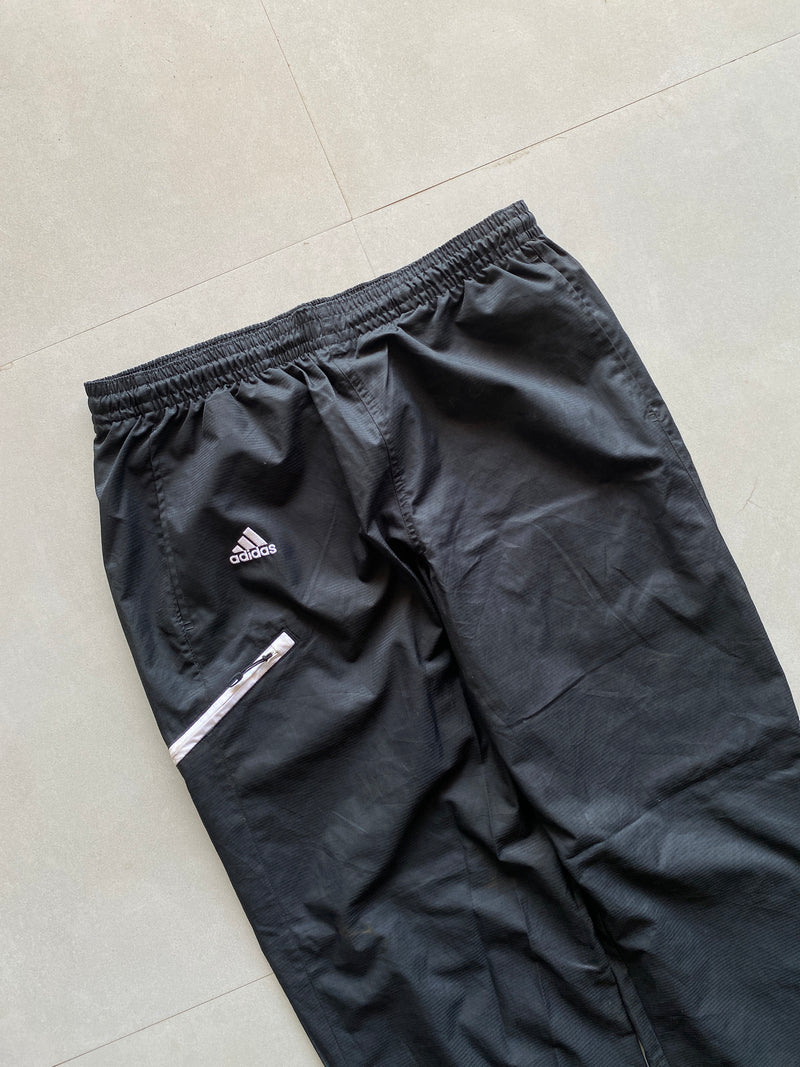 ADIDAS TRACK PANT - M