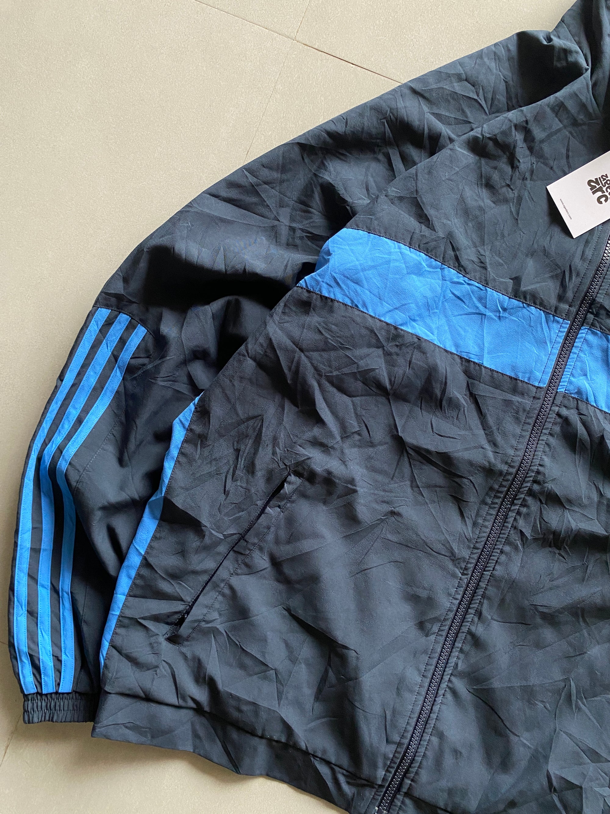 VINTAGE ADIDAS STRIPED JACKET - XL