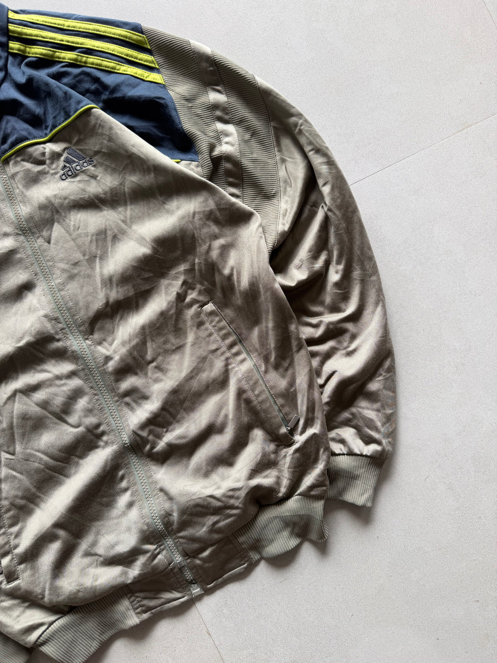ADIDAS STRIPED JACKET - M
