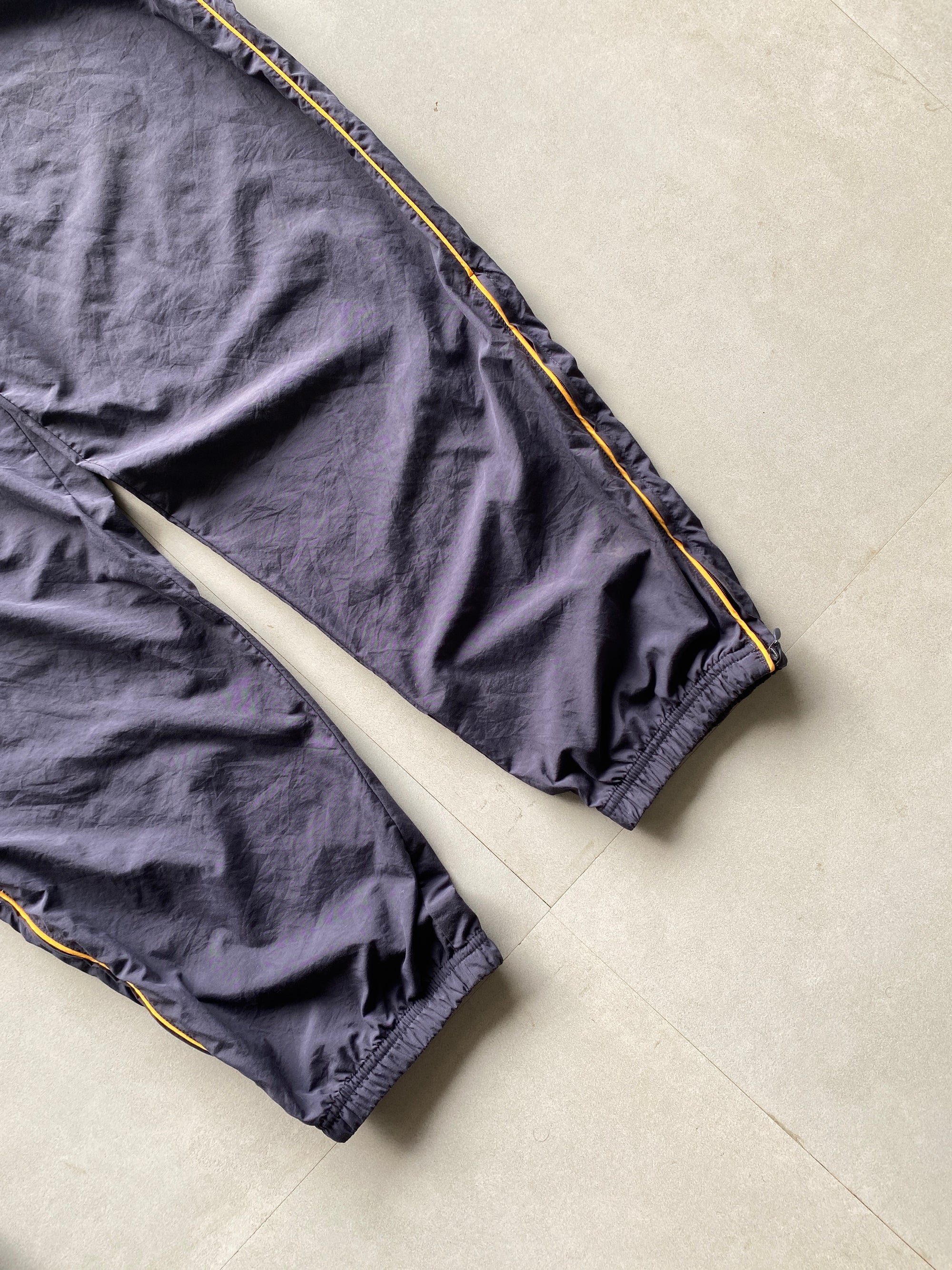 VINTAGE NIKE JOGGER TRACK - M