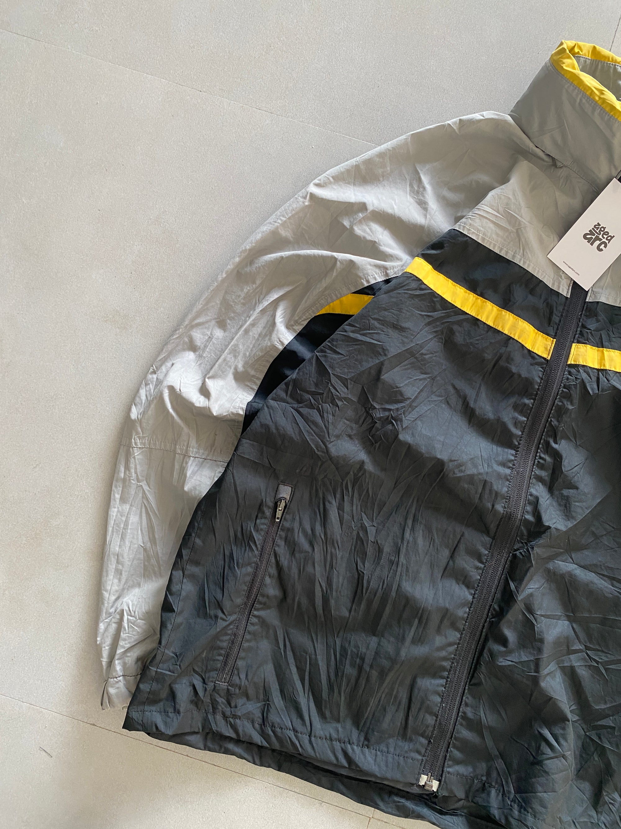 VINTAGE NIKE JACKET - M