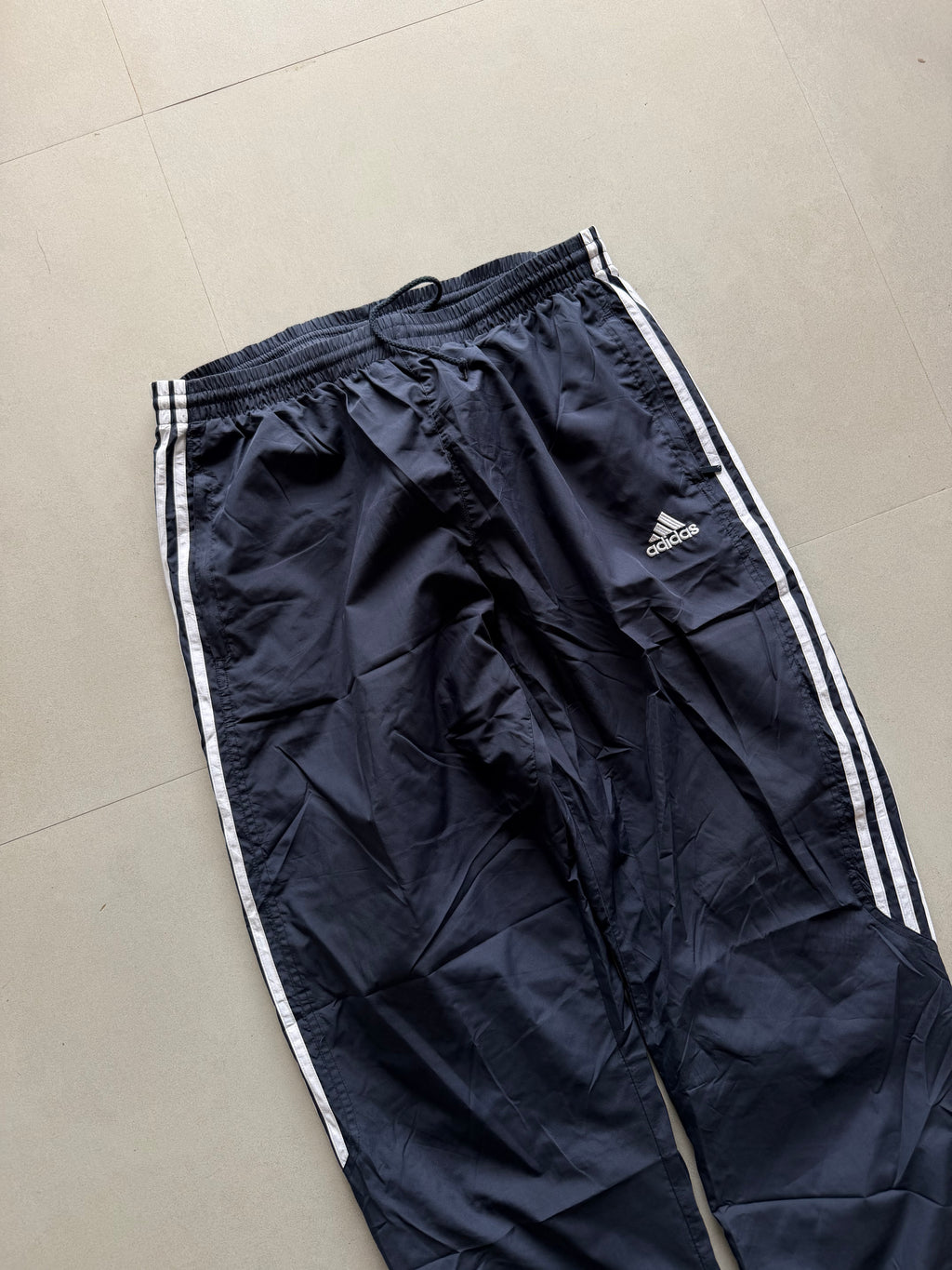 ADIDAS STRIPED TRACK PANT50 - M