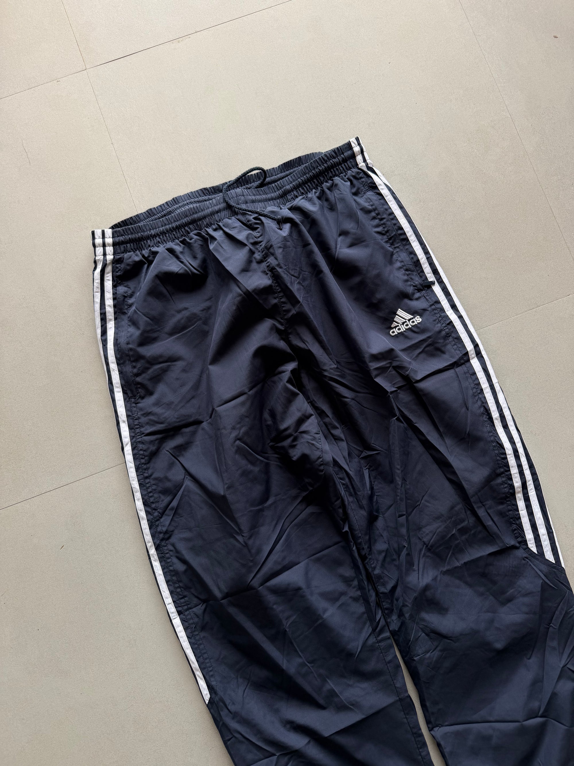 ADIDAS STRIPED TRACK PANT50 - M