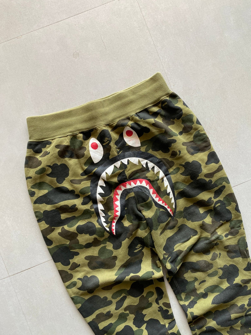 A BATHING APE SHARK SWEAT PANT - M - Aged Arc
