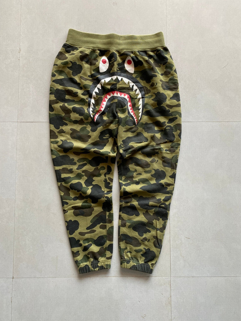A BATHING APE SHARK SWEAT PANT - M - Aged Arc