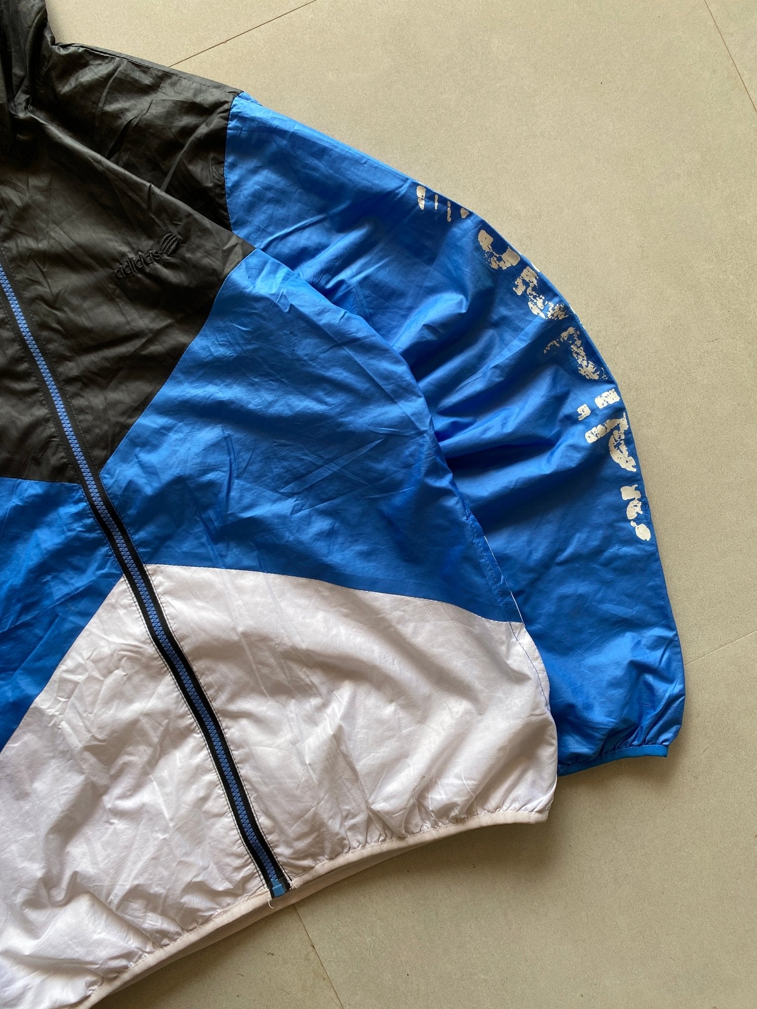 ADIDAS HOODED JACKET - L - Aged Arc