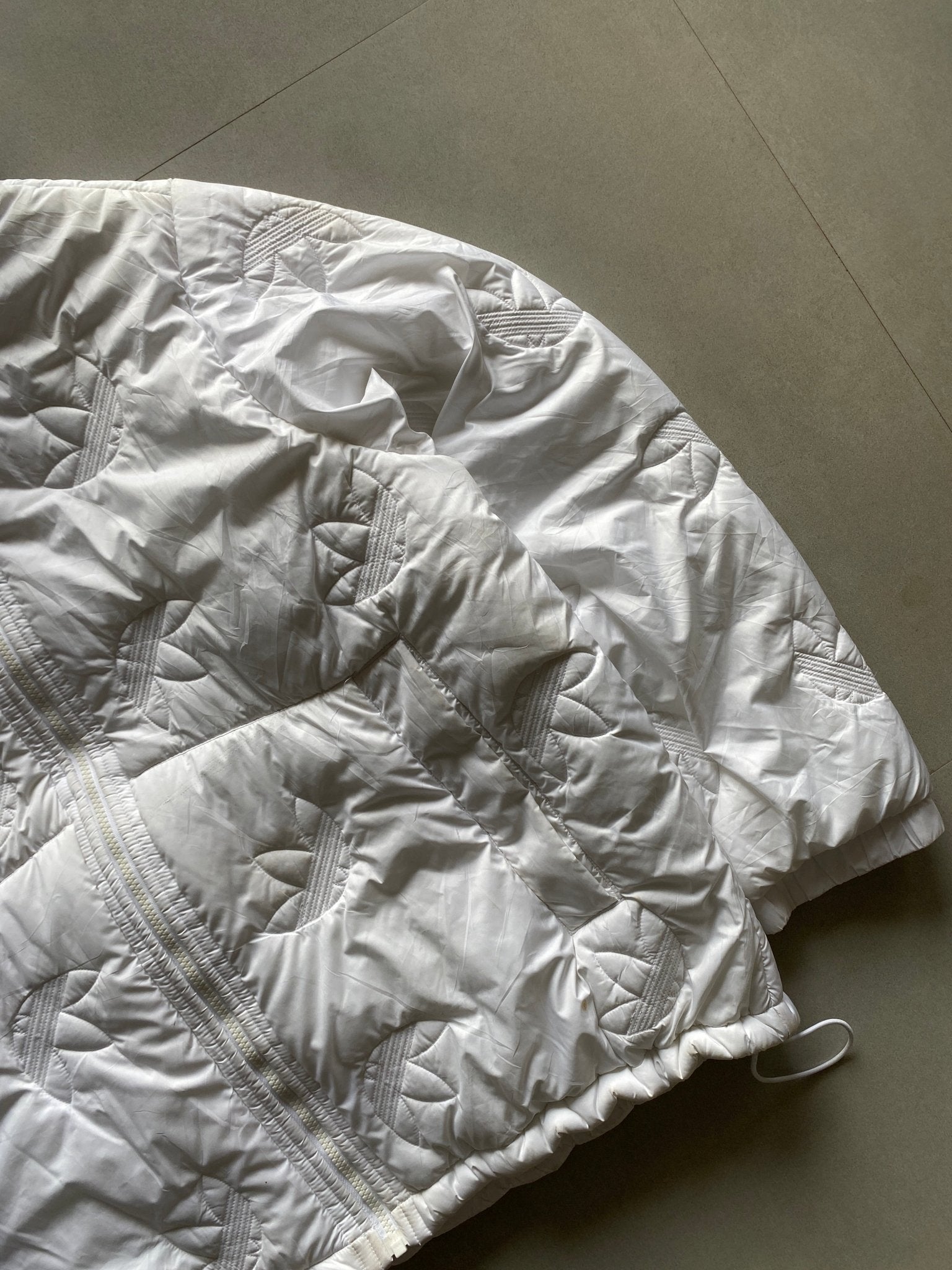 ADIDAS ORGINALS TREFOIL PUFFER JACKET - XL - Aged Arc