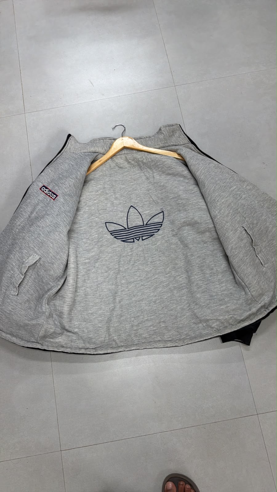 ADIDAS REVERSIBLE STRIPED JACKET - XXL - Aged Arc
