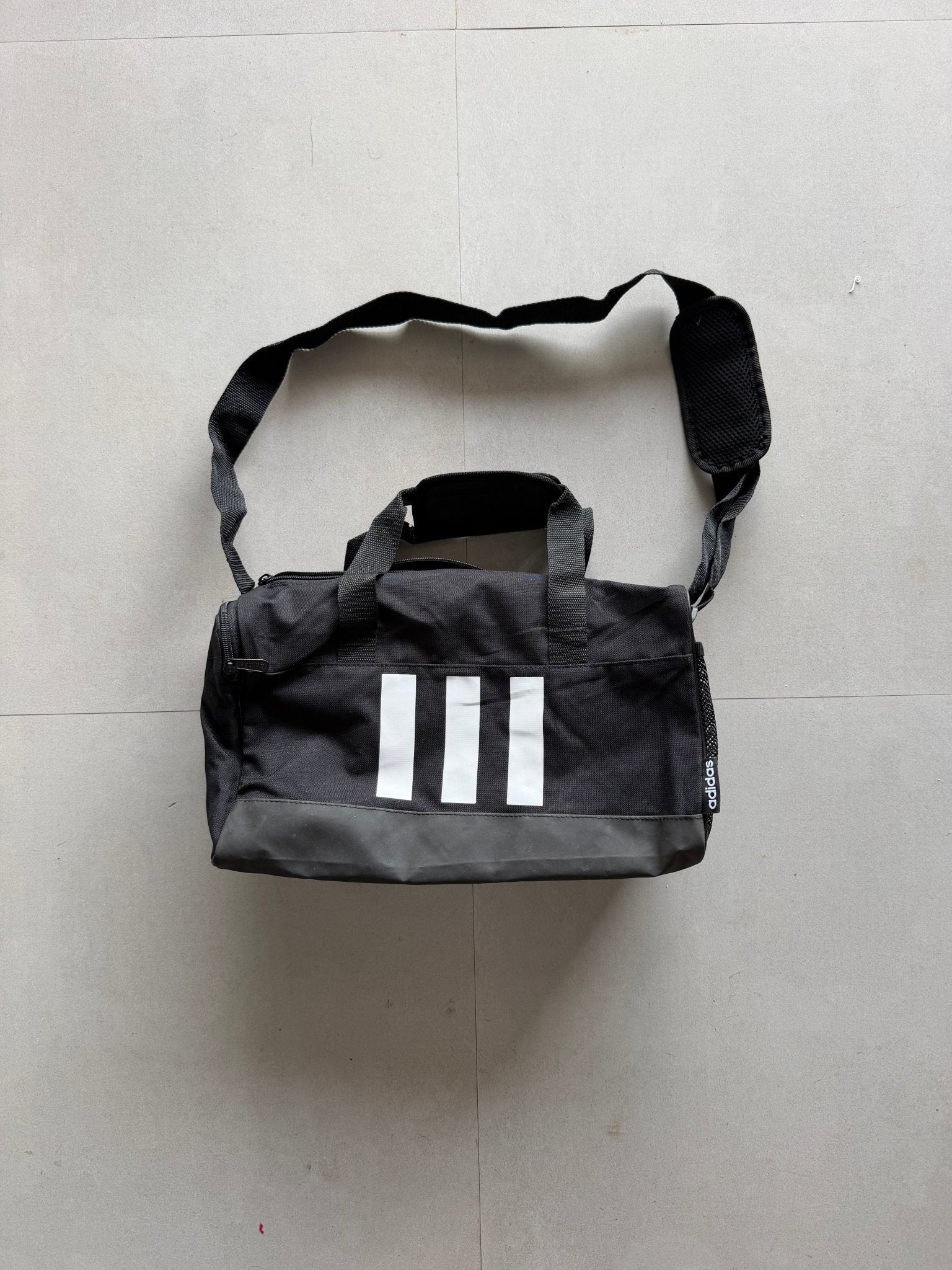 ADIDAS SHOULDER BAG - Aged Arc