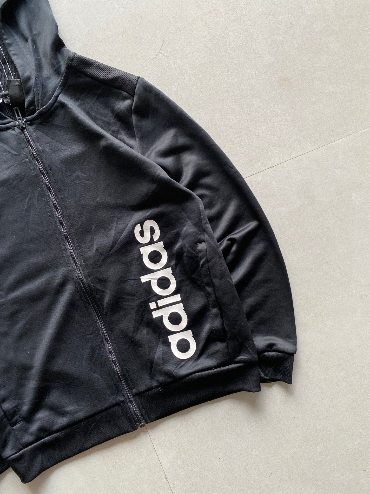 ADIDAS STRIPED SPELL OUT JACKET - XXS - Aged Arc