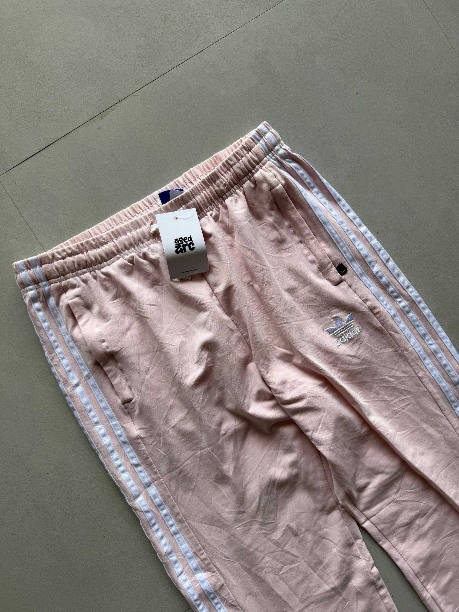 ADIDAS STRIPED TRACK PANT14 - S - Aged Arc