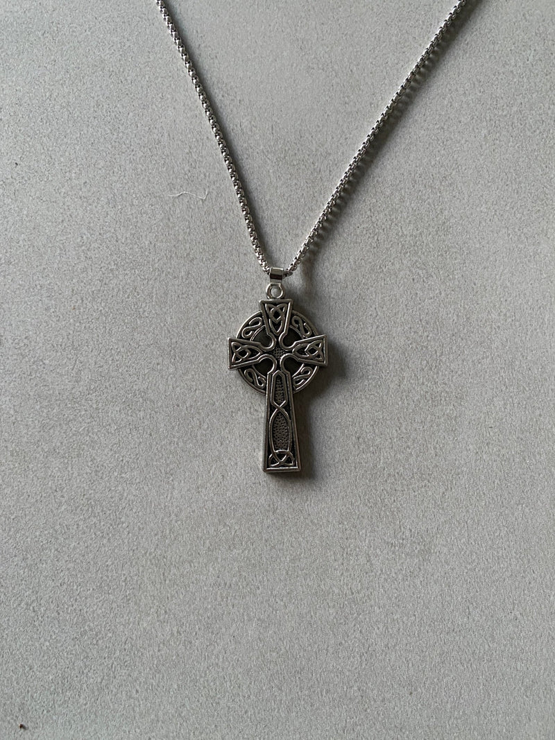 CELTIC CROSS PENDANT CHAIN - Aged Arc