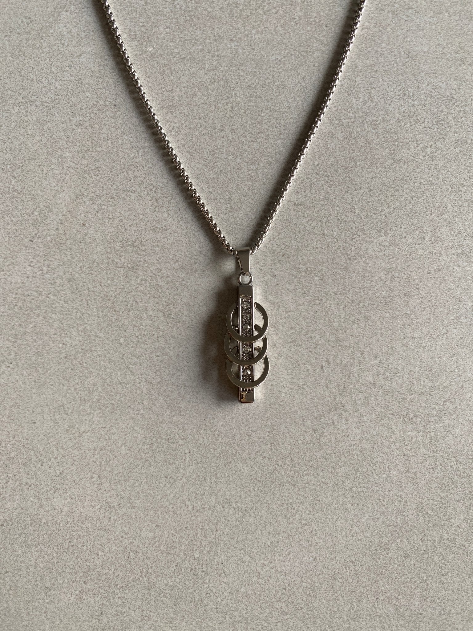 DIAMOND CIRCLE PENDANT CHAIN - Aged Arc