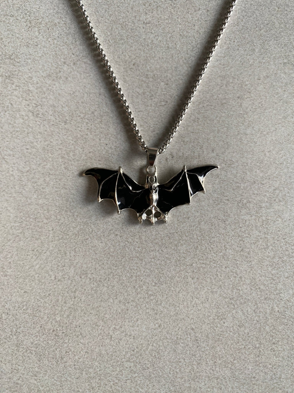 GOTHIC BAT PENDANT CHAIN - Aged Arc
