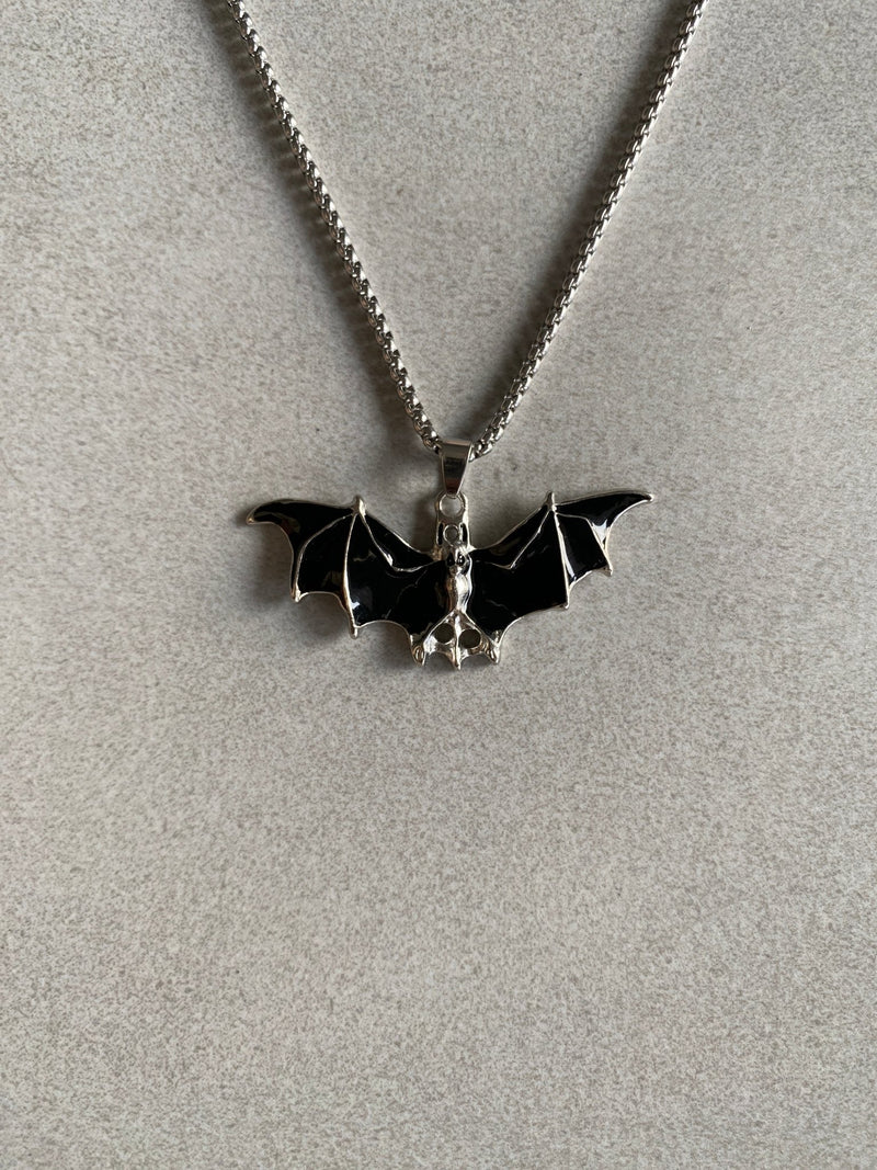 GOTHIC BAT PENDANT CHAIN - Aged Arc