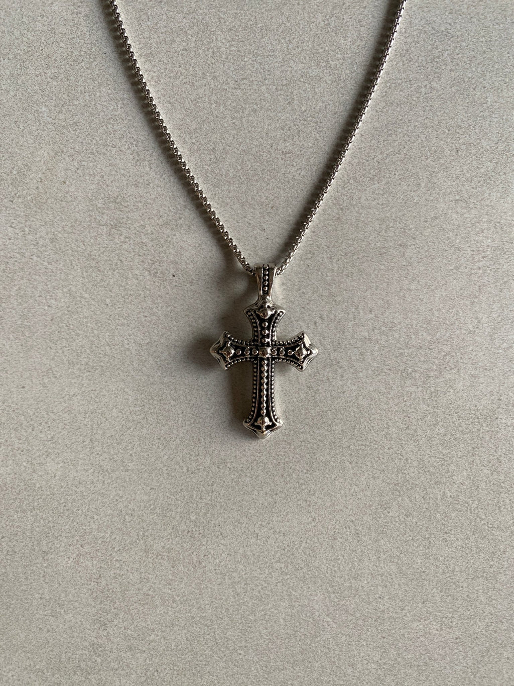 GOTHIC CROSS PENDANT CHAIN - Aged Arc