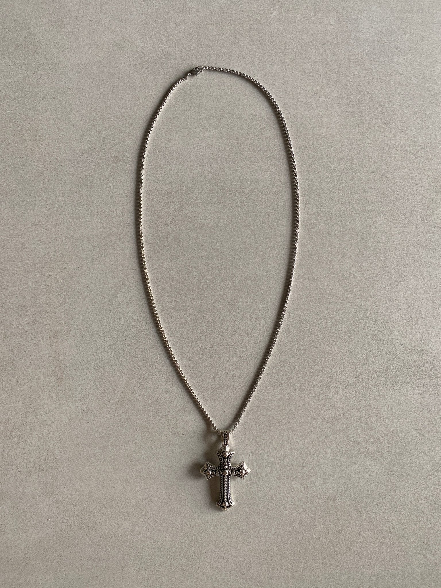 GOTHIC CROSS PENDANT CHAIN - Aged Arc