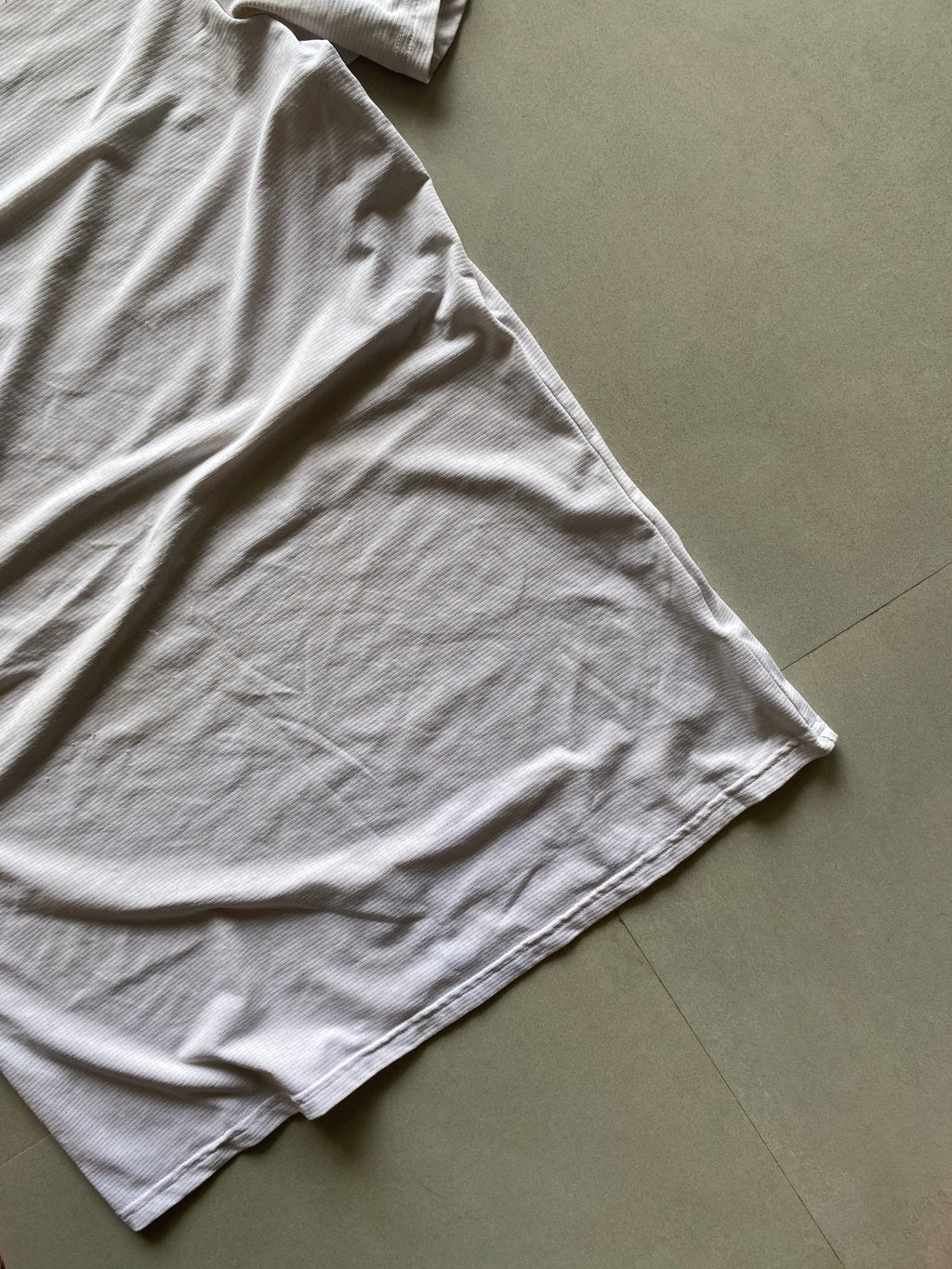 GYM SHARK TEE - S - Aged Arc