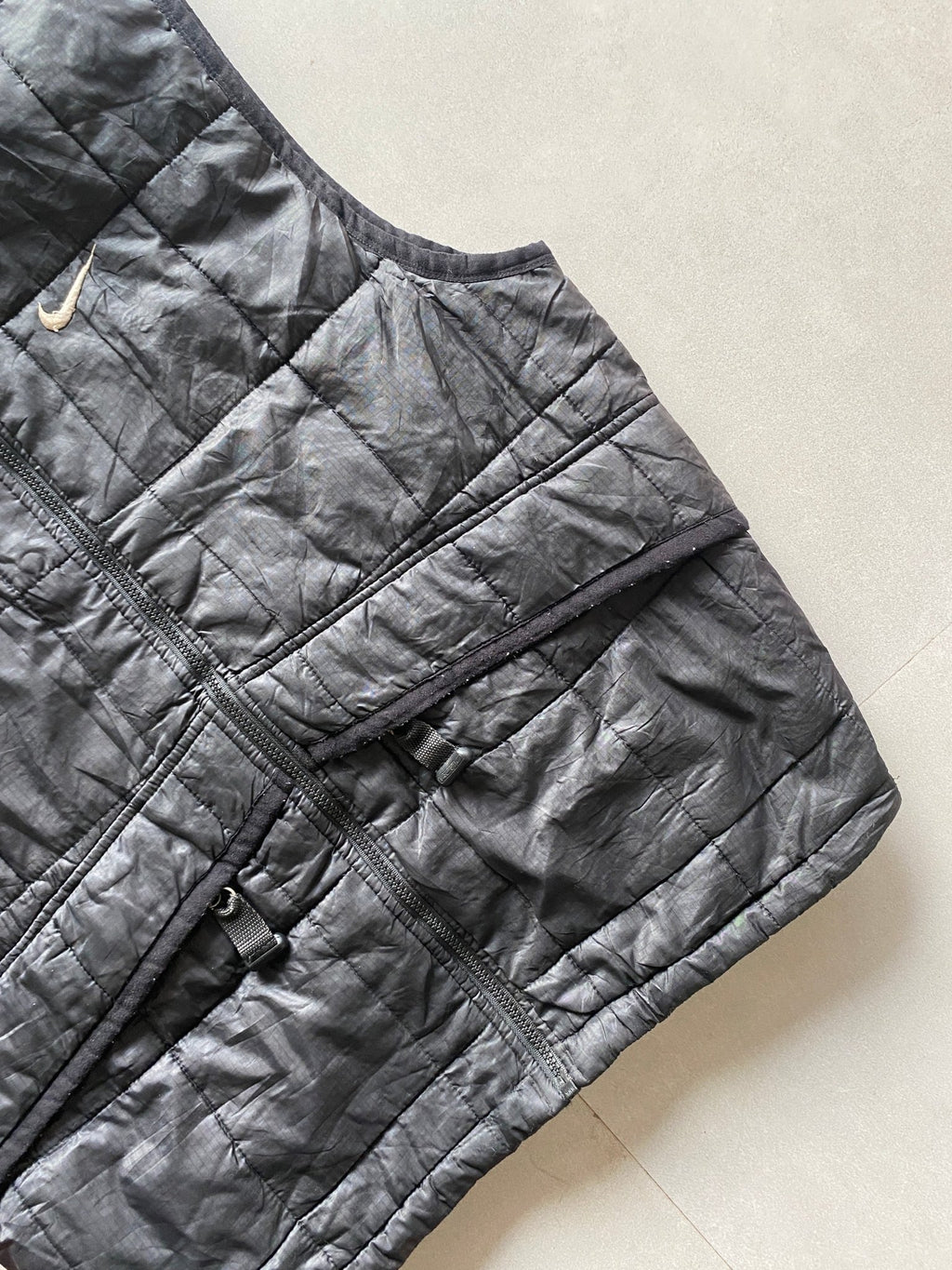 NIKE ACG QUILTED VEST -L - Aged Arc