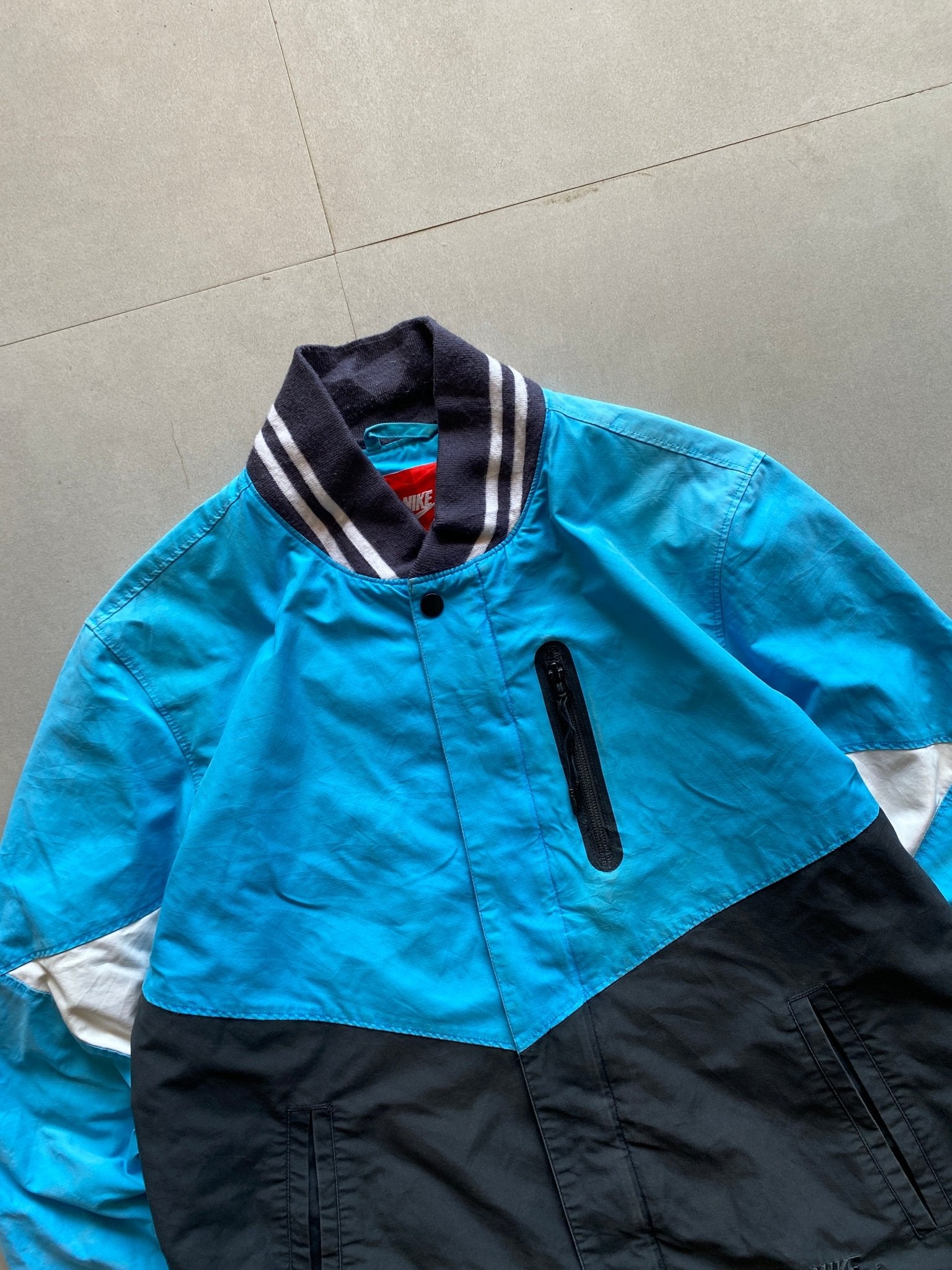 NIKE AIR BOMBER JACKET - L - Aged Arc