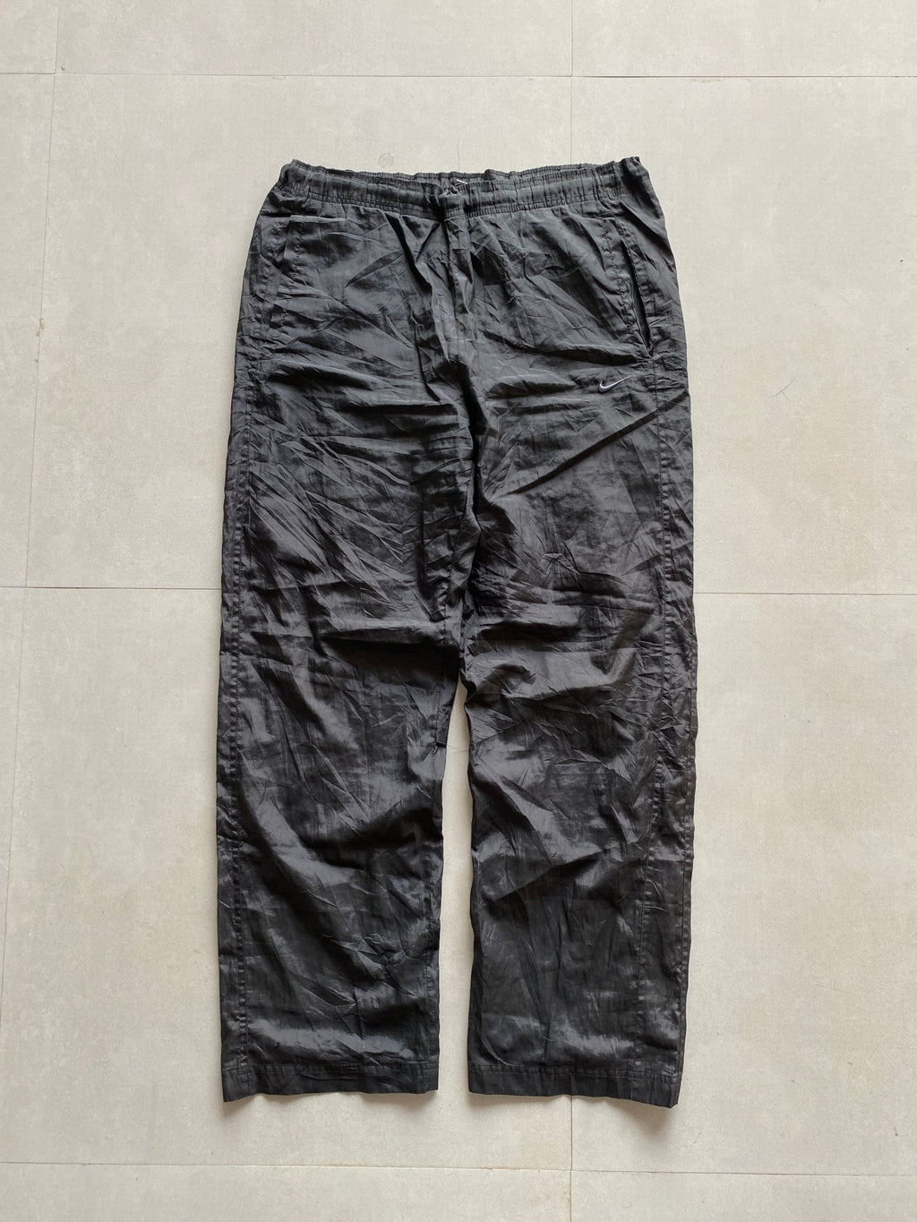 NIKE BAGGY TRACK PANT - M - Aged Arc