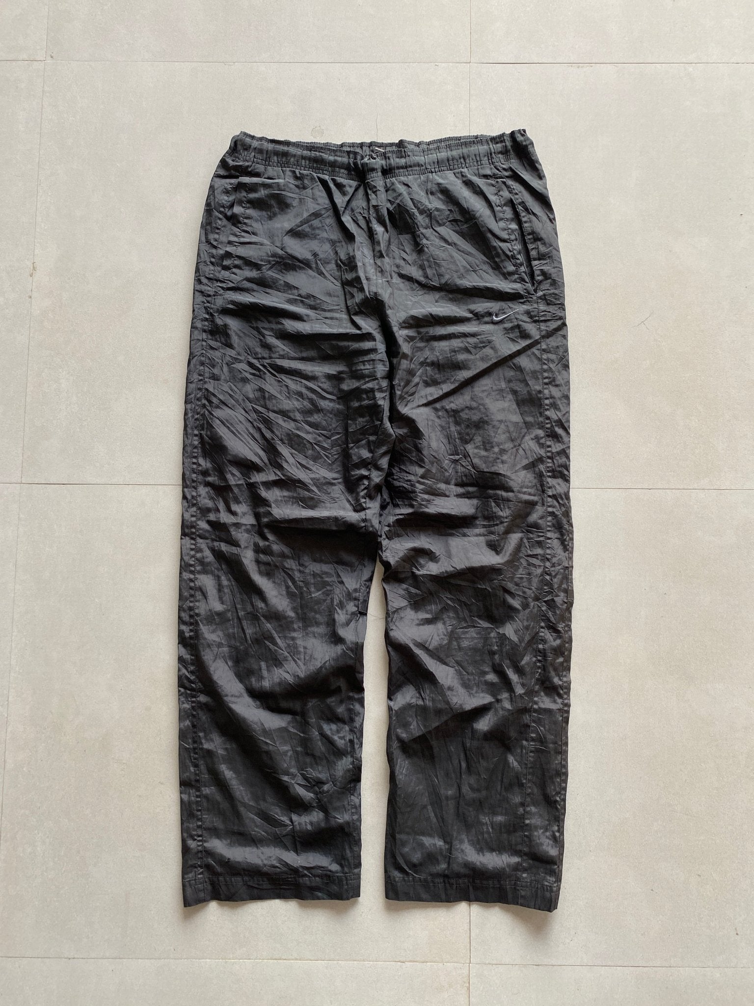 NIKE BAGGY TRACK PANT - M - Aged Arc