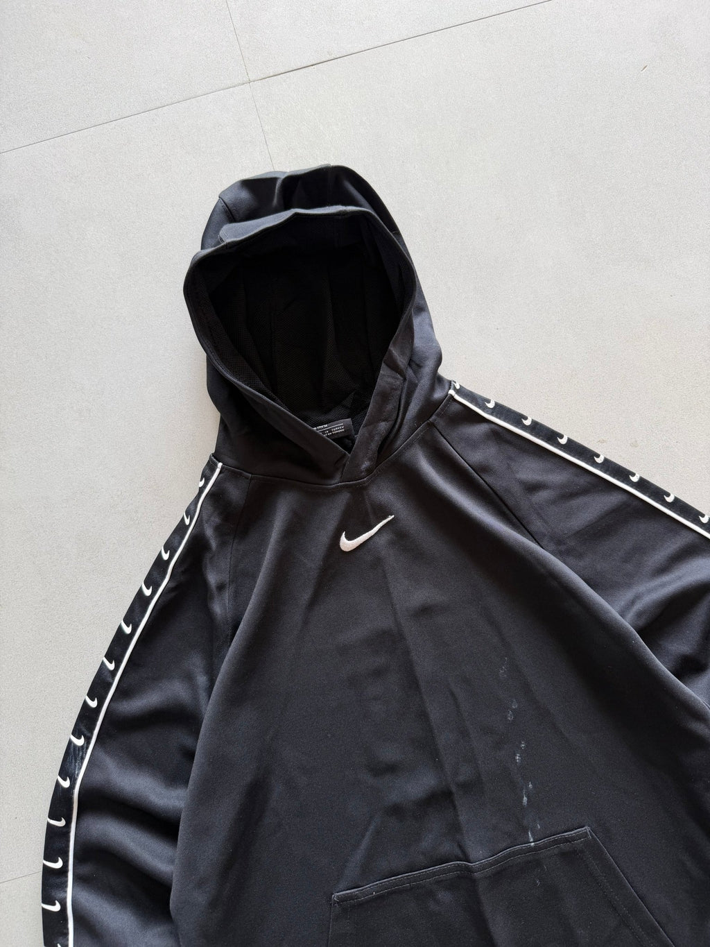 NIKE CENTRE SWOOSH HOODIE - XS - Aged Arc