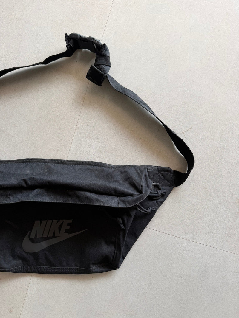 NIKE SHOULDER BAG - Aged Arc