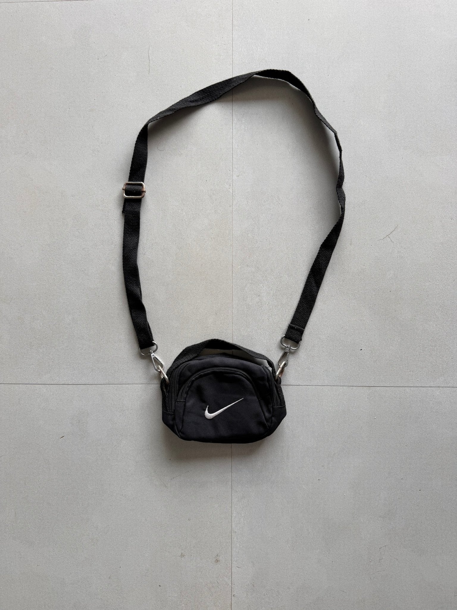 NIKE SMALL SLING BAG - Aged Arc