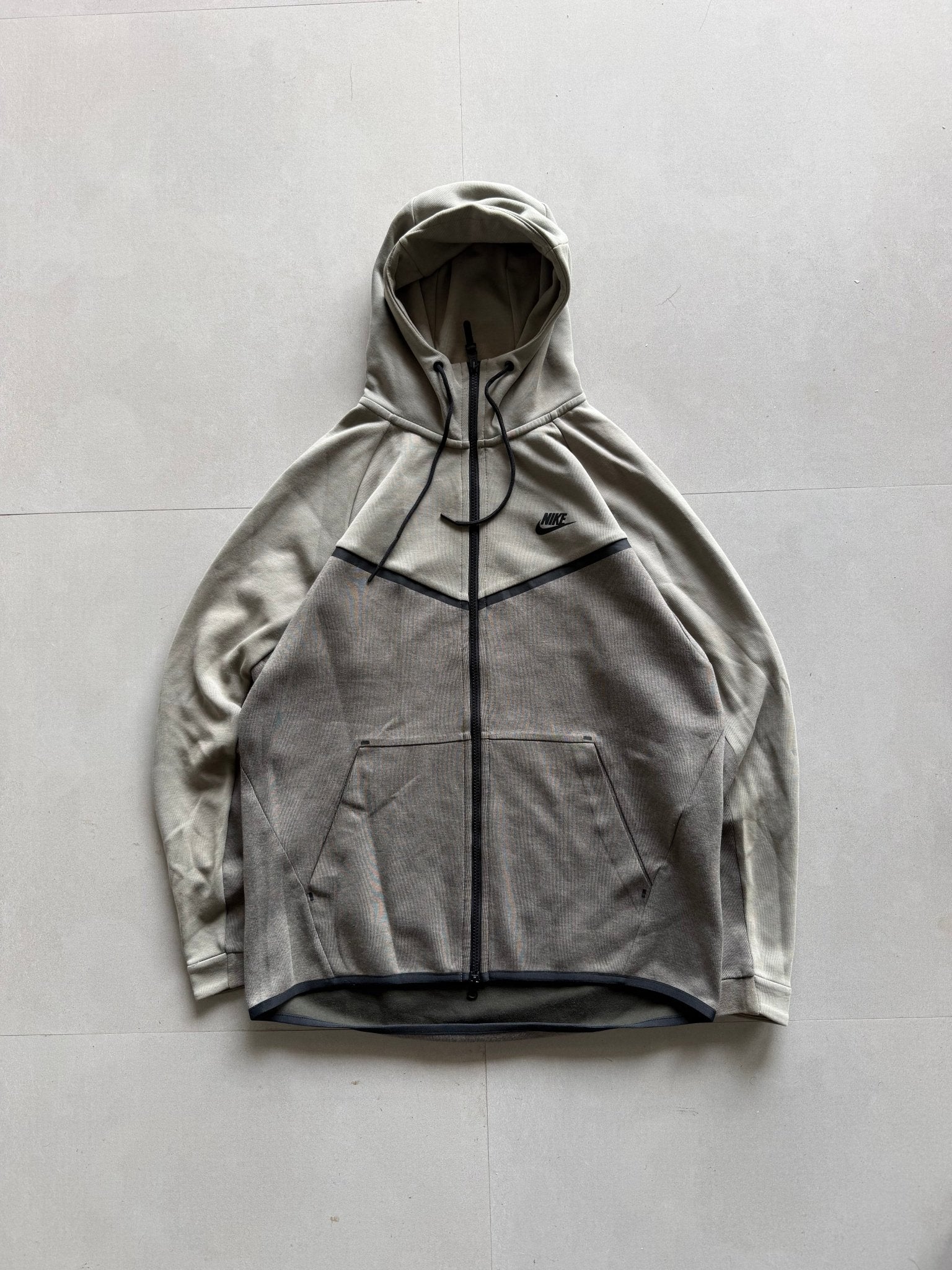 NIKE TECH JACKET - XL - Aged Arc