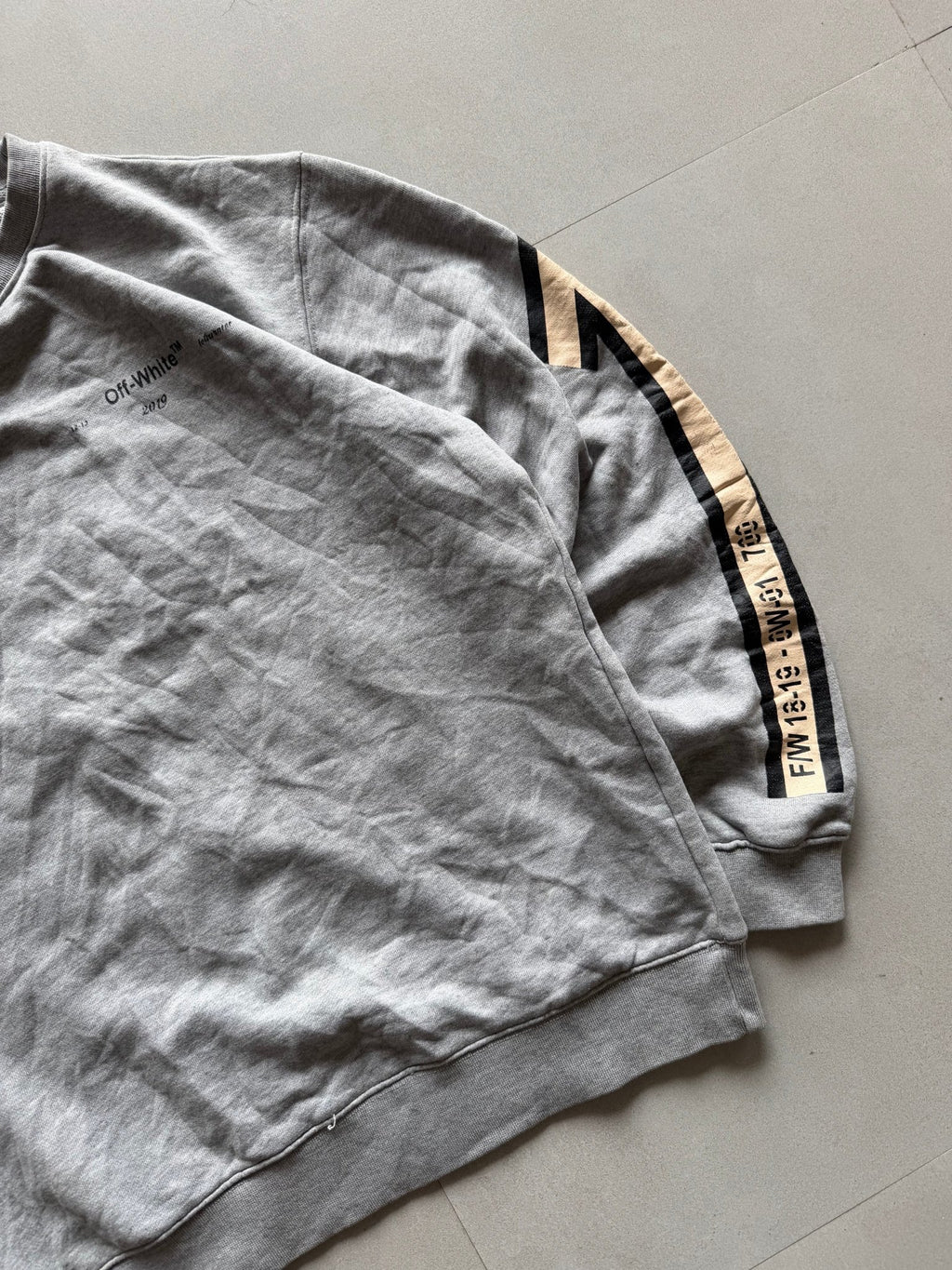 OFF WHITE SWEATSHRT - M - Aged Arc