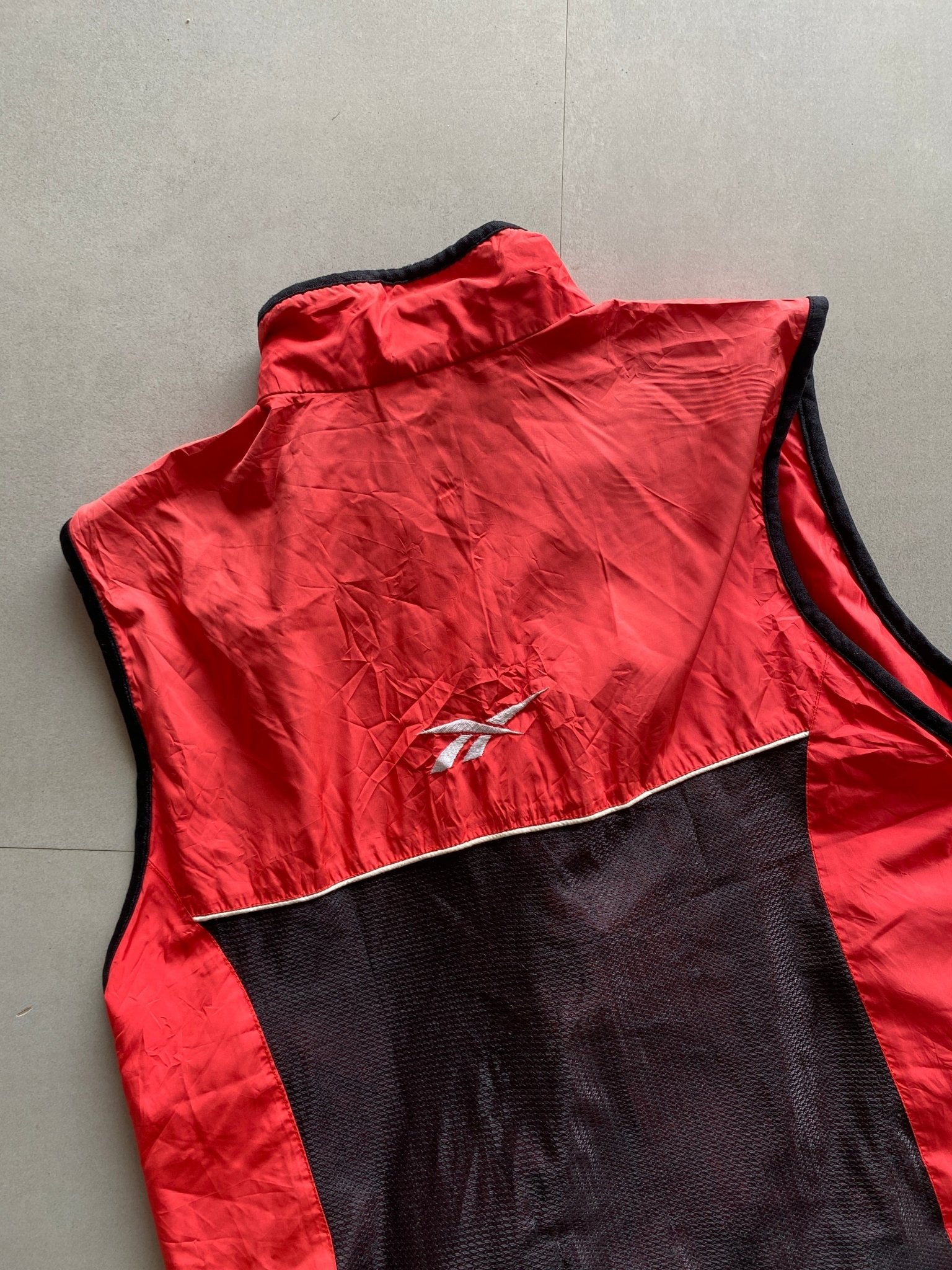 SLEEVELESS JACKET - S - Aged Arc