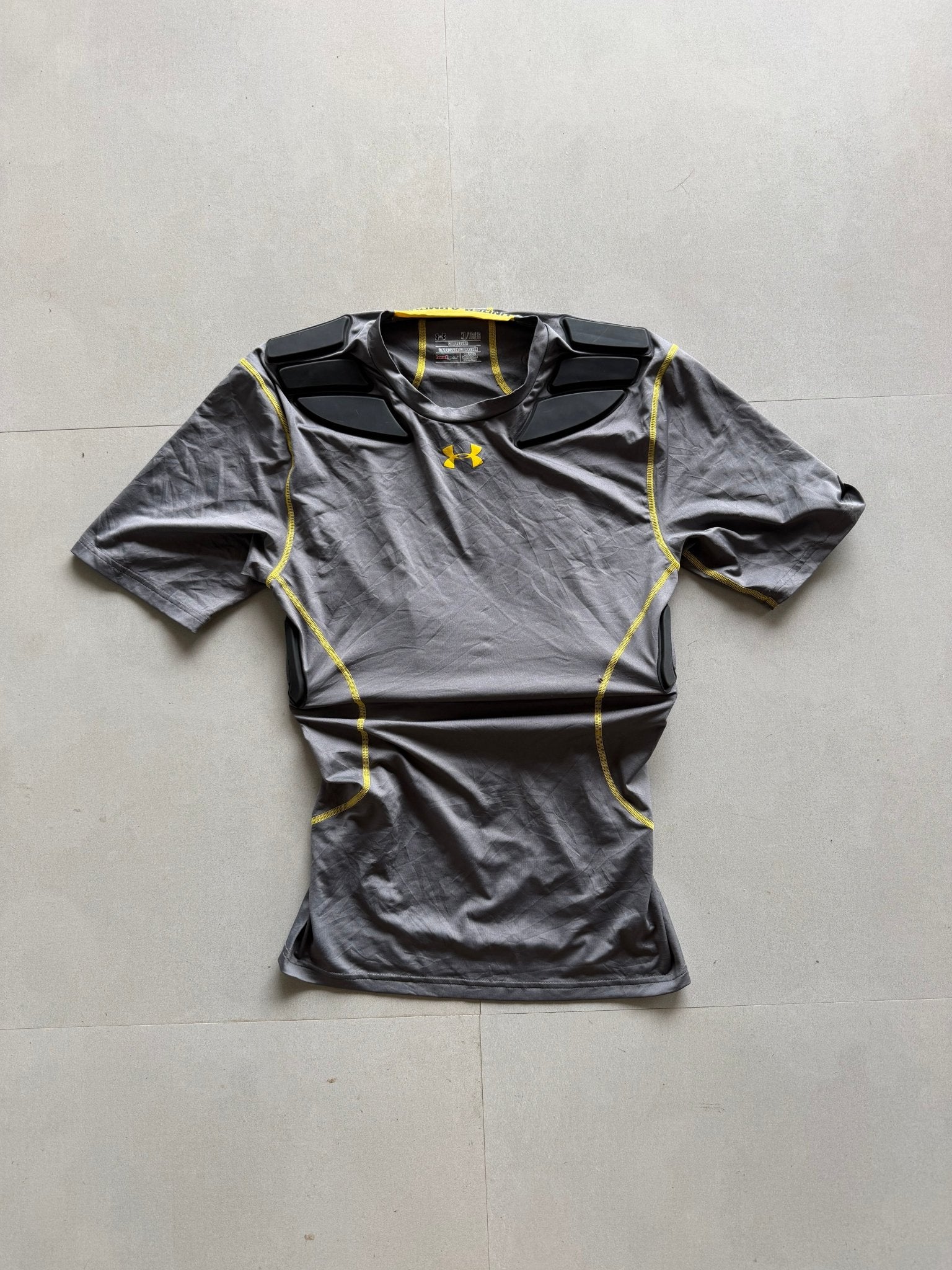 UNDER ARMOUR PADDED COMPRESSION TEE - M - Aged Arc