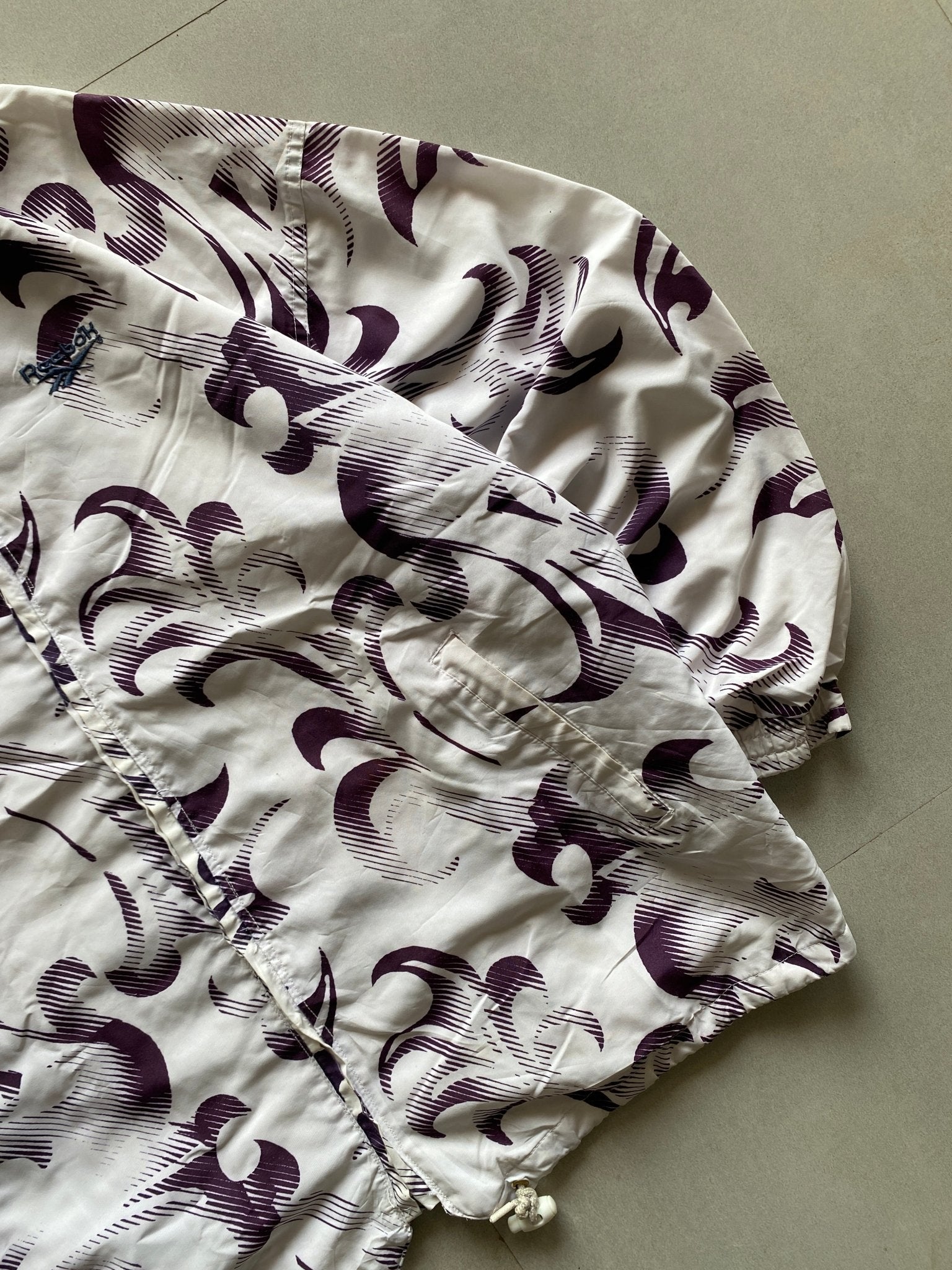 VINTAGE REEBOK PRINTED JACKET - XL - Aged Arc