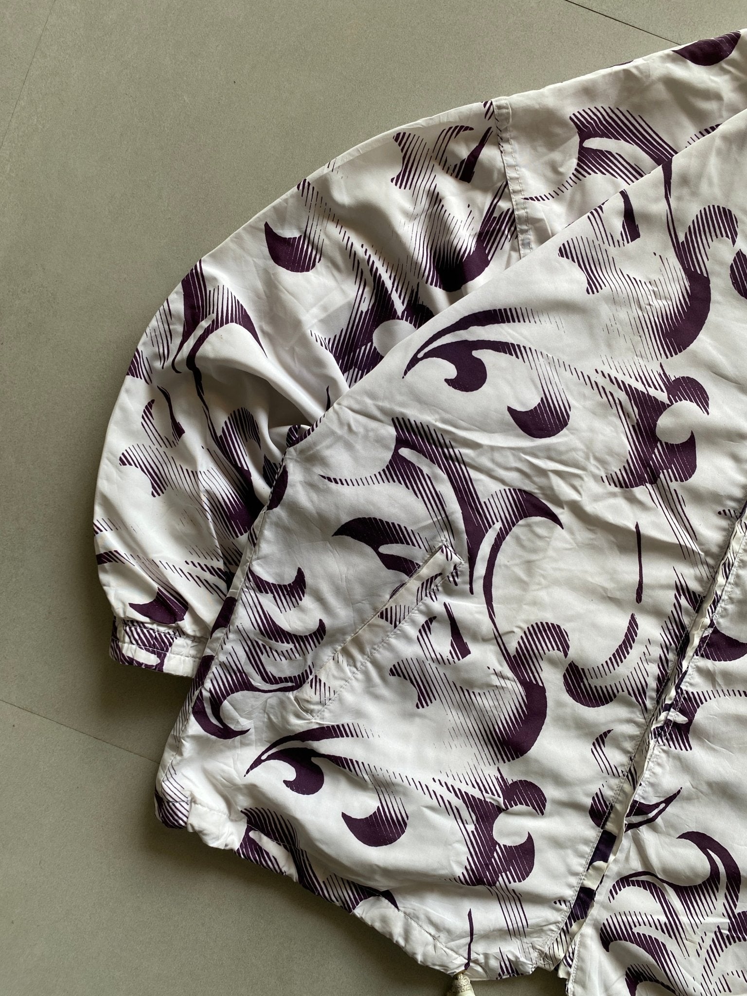 VINTAGE REEBOK PRINTED JACKET - XL - Aged Arc